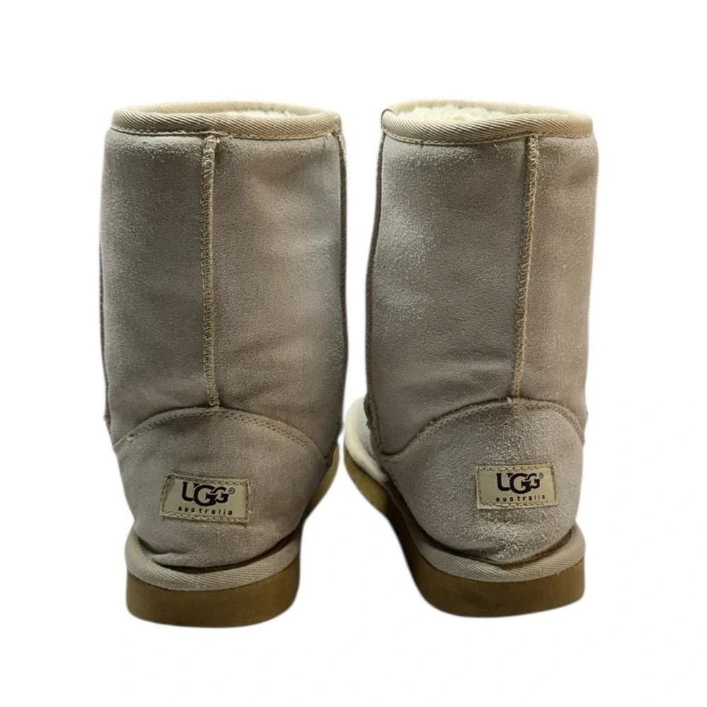Ugg Australia Classic Short II Suede Sheepskin Boot Size 9 Shearling Cream